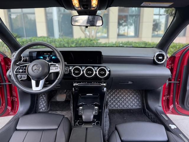Mercedes-Benz A-Class 2022 thumb 2