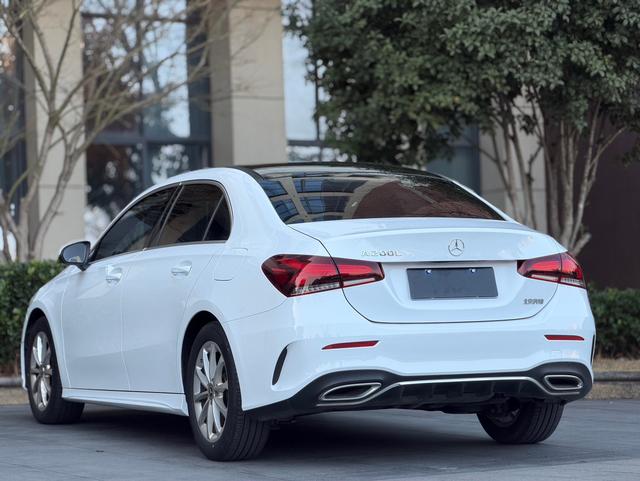 Mercedes-Benz A-Class 2022 thumb 8