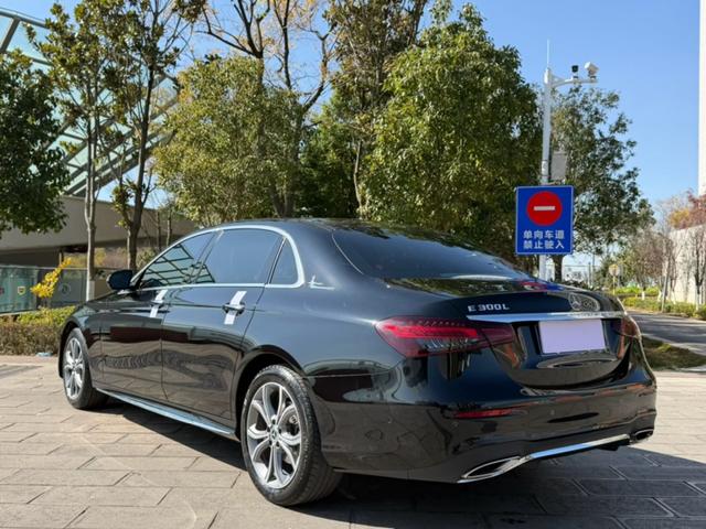 Mercedes-Benz E-Class 2022 thumb 6