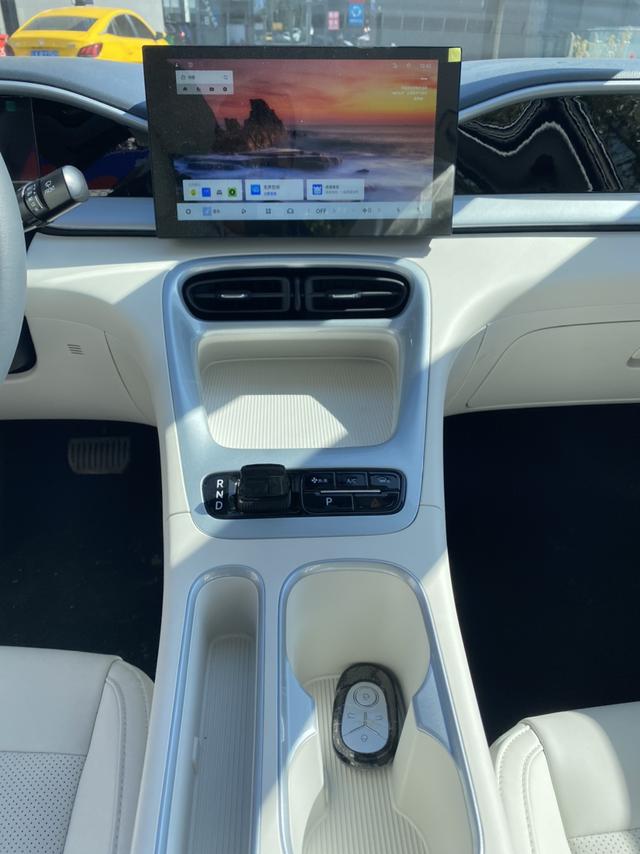 Geely Galaxy Starwish 2025 thumb 2