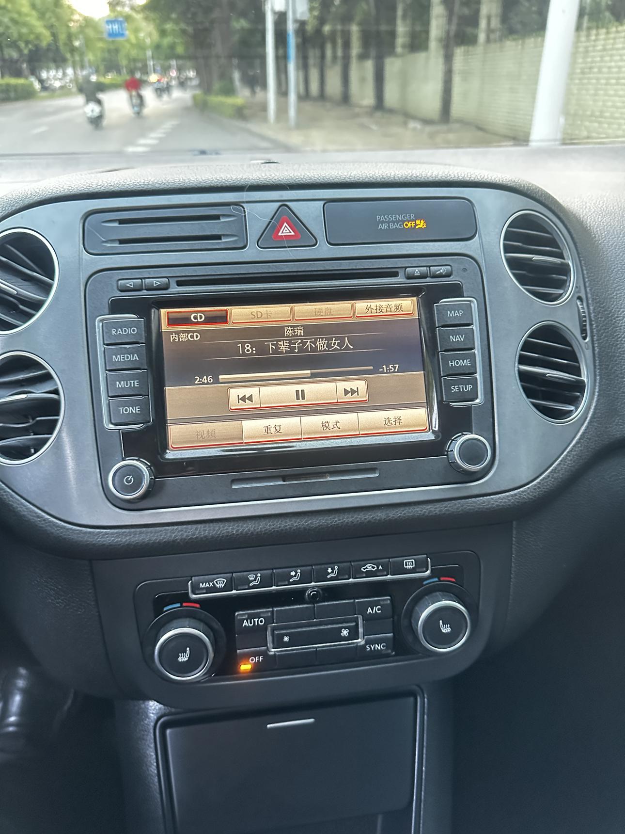 Volkswagen Golf 2012 thumb 6
