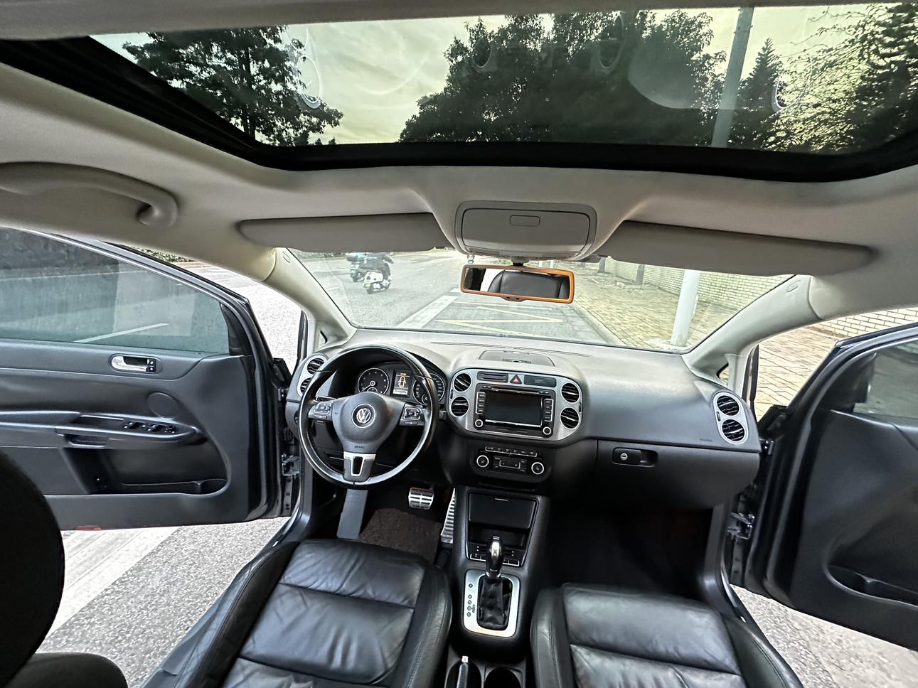 Volkswagen Golf 2012 thumb 11