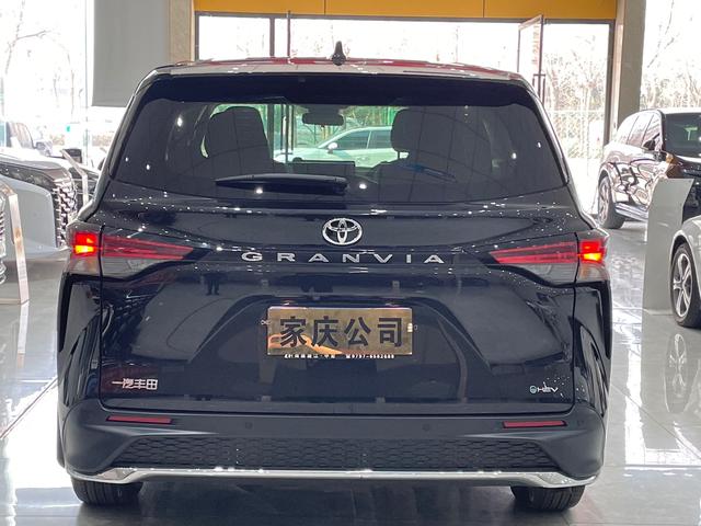 Toyota Granvia 2024 thumb 6