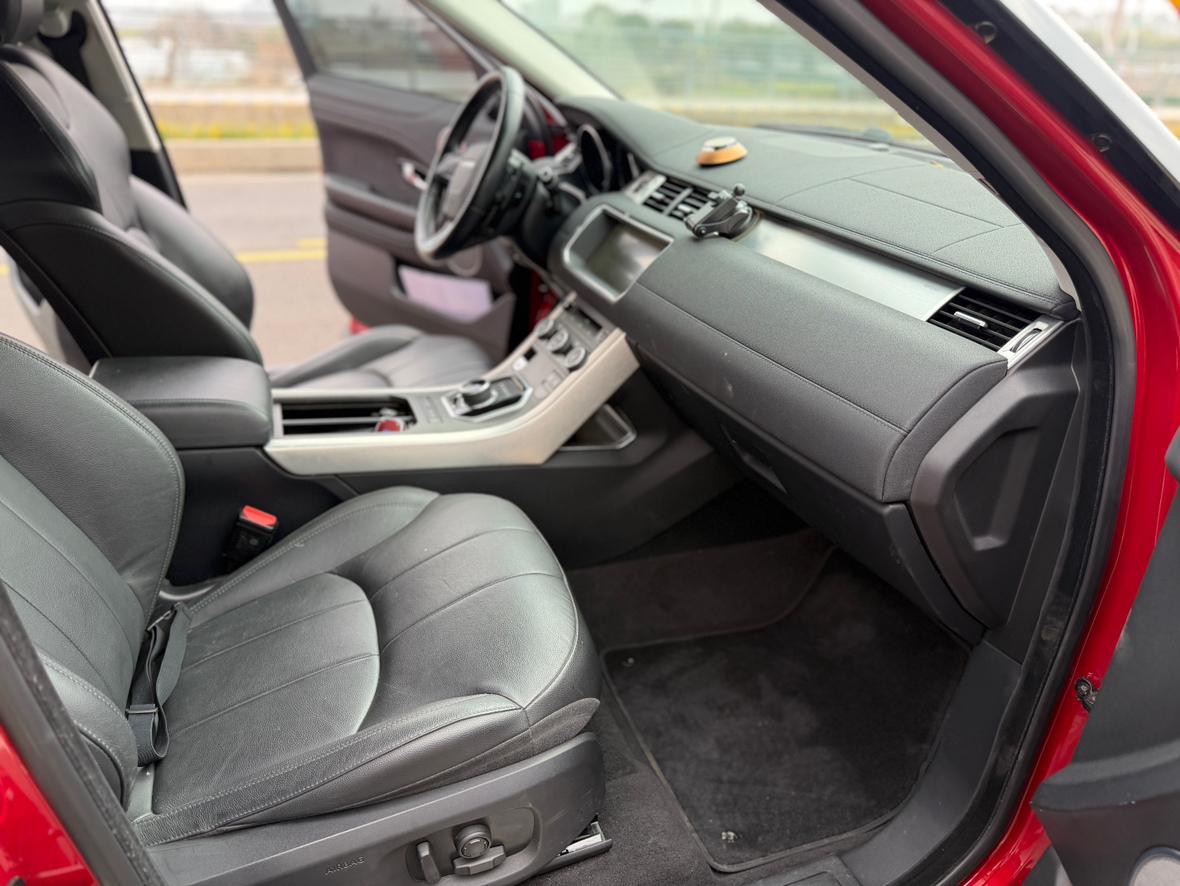 Land Rover Range Rover Velar 2019 thumb 10