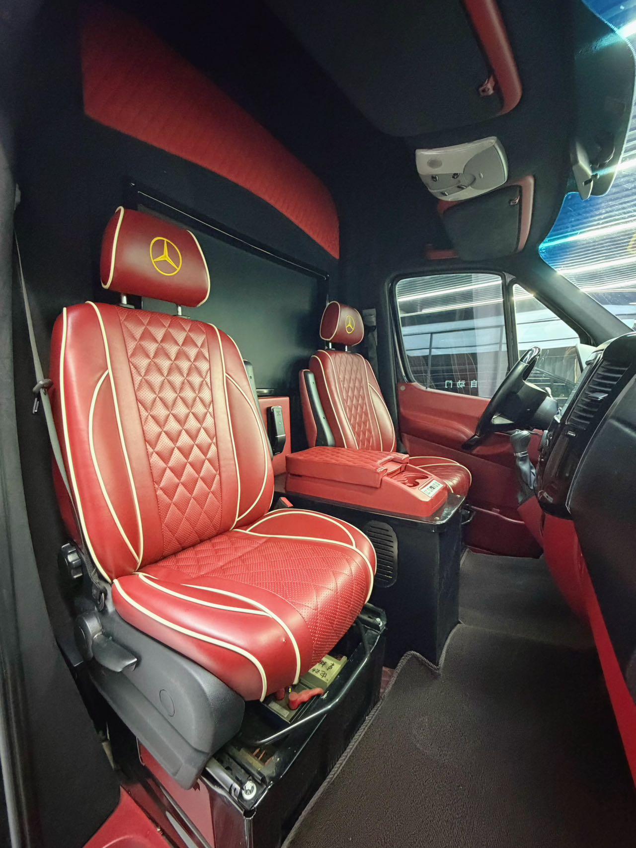 Mercedes-Benz Sprinter 2018 thumb 4