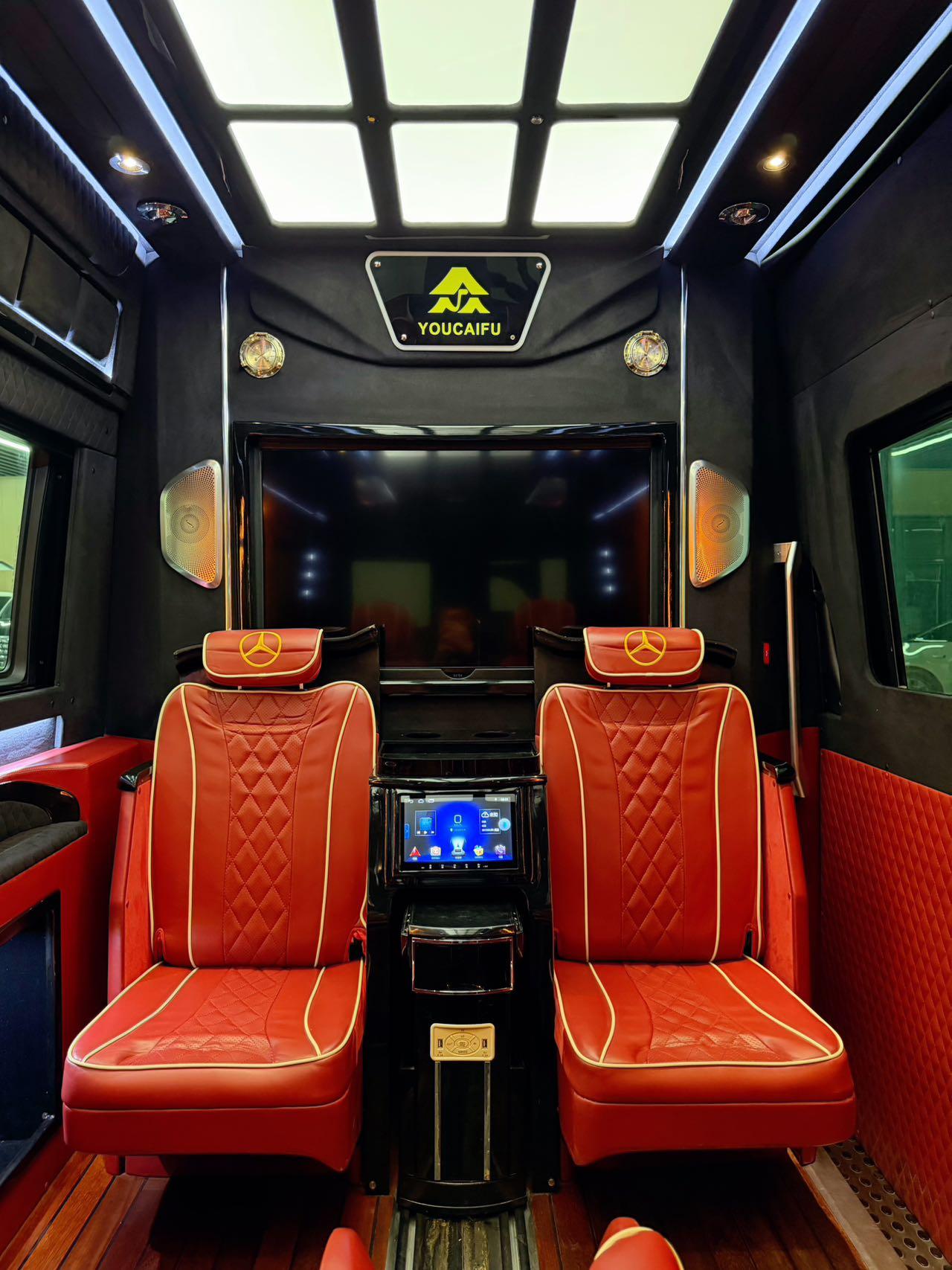 Mercedes-Benz Sprinter 2018 thumb 11