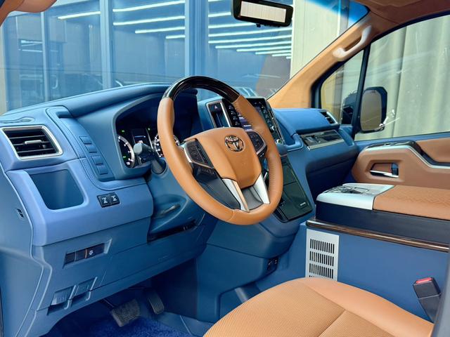 Toyota Granvia 2024 thumb 3