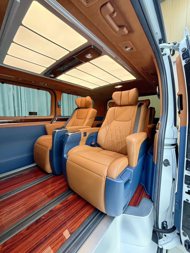 Toyota Granvia 2024 thumb 7