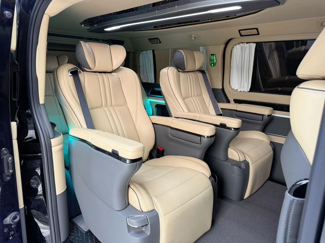 Toyota HiAce 2024 thumb 6