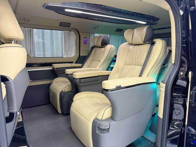 Toyota HiAce 2024 thumb 7