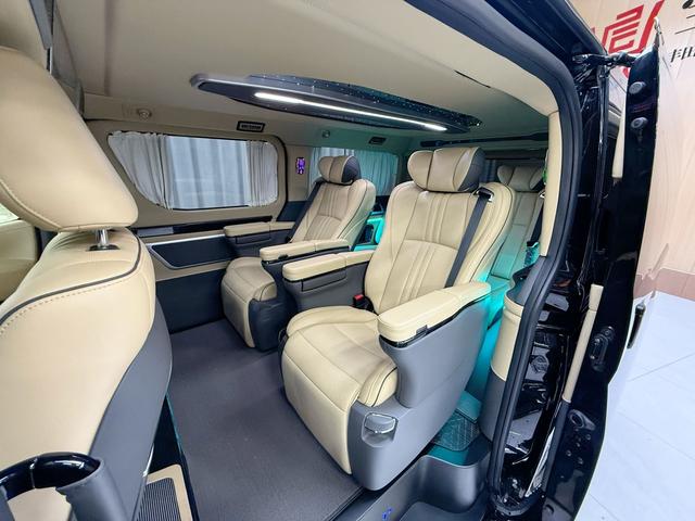 Toyota HiAce 2024 thumb 8