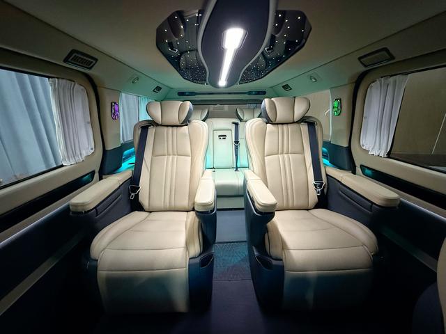 Toyota HiAce 2024 thumb 9