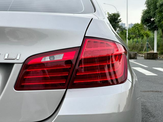 BMW 5 серии 2015 thumb 3