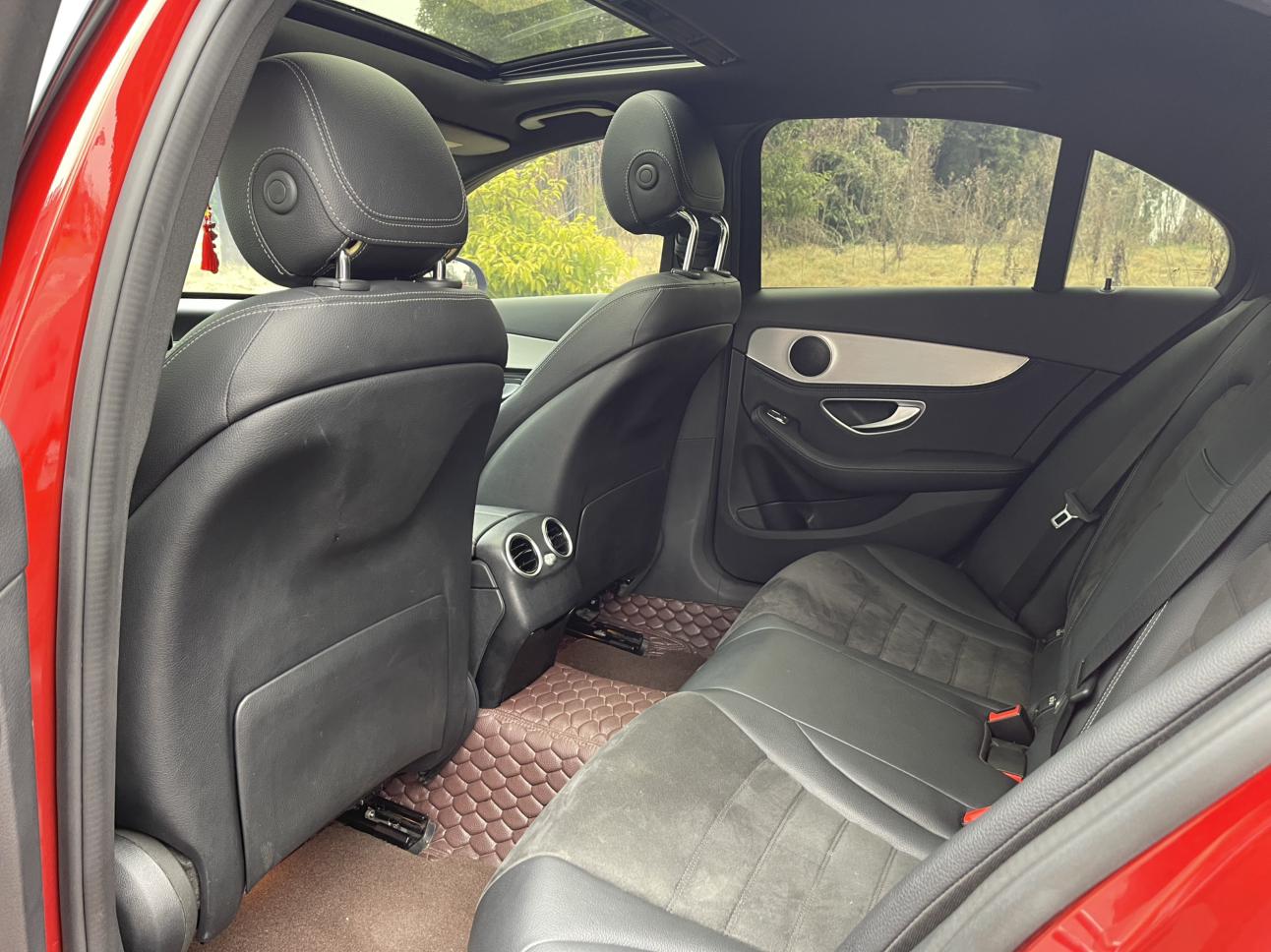 Mercedes-Benz C-Class 2017 thumb 12