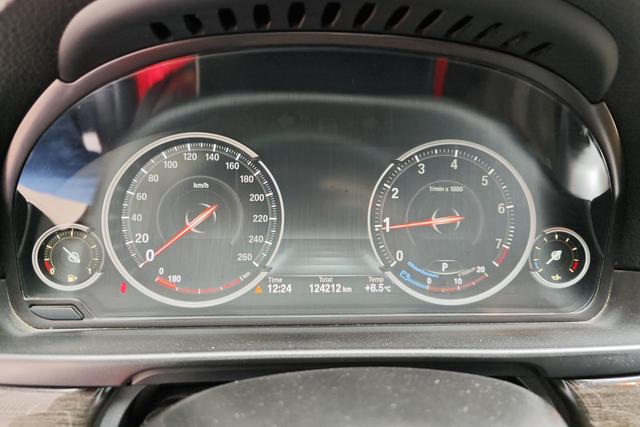 BMW 5 серии 2014 thumb 12
