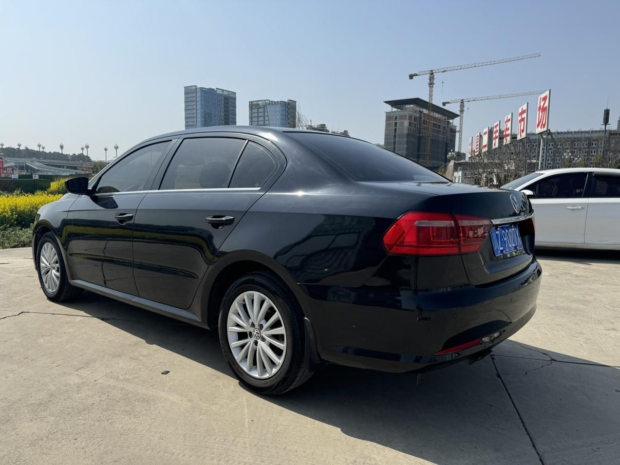 Volkswagen Lavida XR 2013 thumb 3