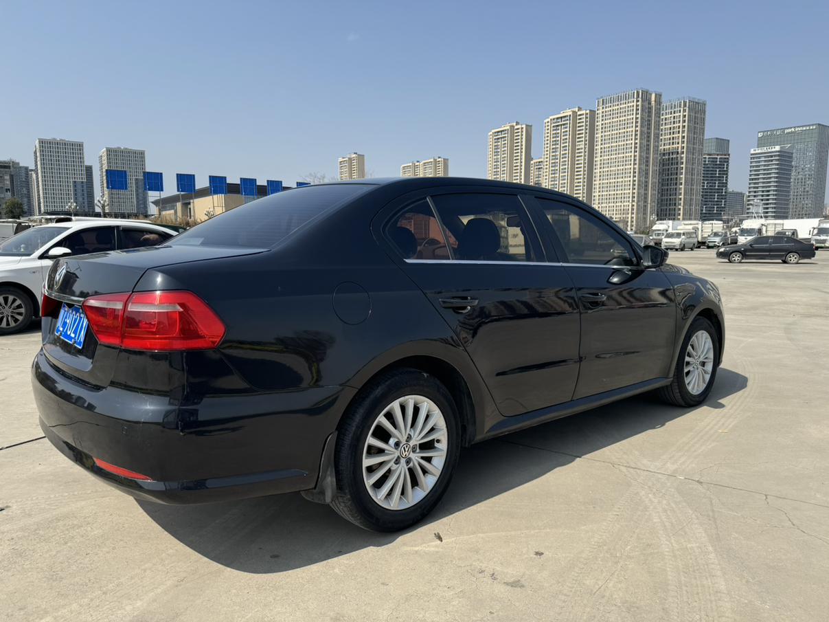 Volkswagen Lavida XR 2013 thumb 5