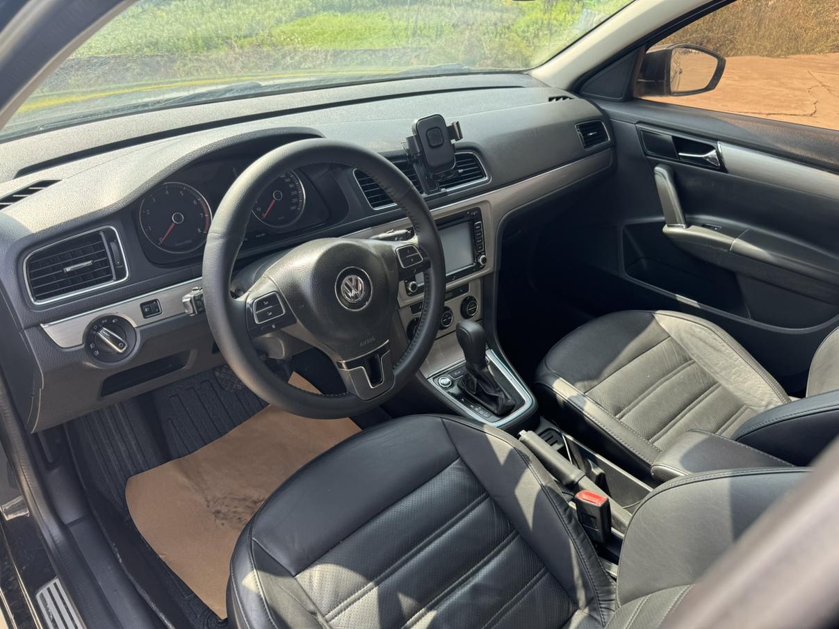 Volkswagen Lavida XR 2013 thumb 8