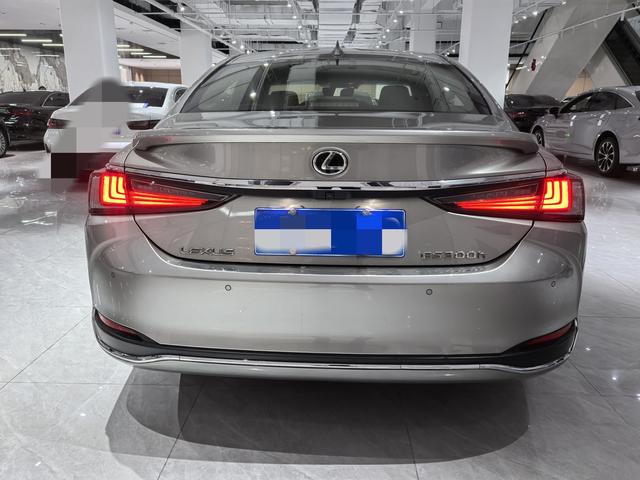 Lexus ES 2022 thumb 2