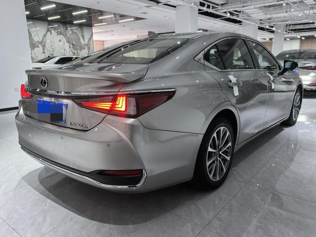 Lexus ES 2022 thumb 3