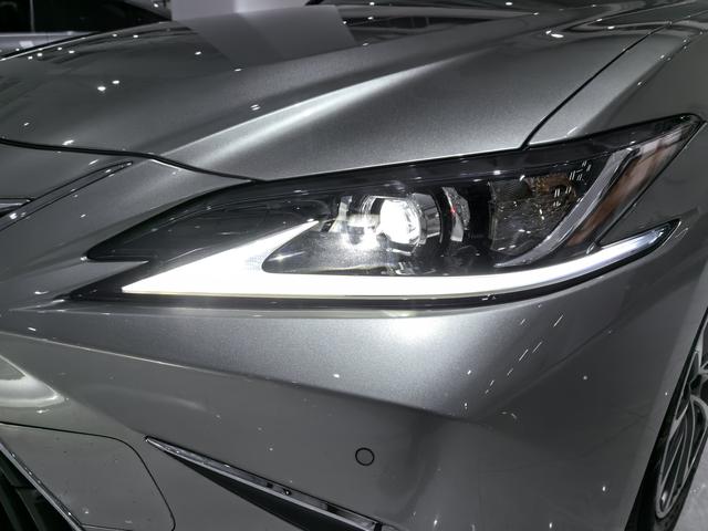 Lexus ES 2022 thumb 4