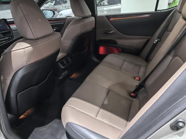 Lexus ES 2022 thumb 8