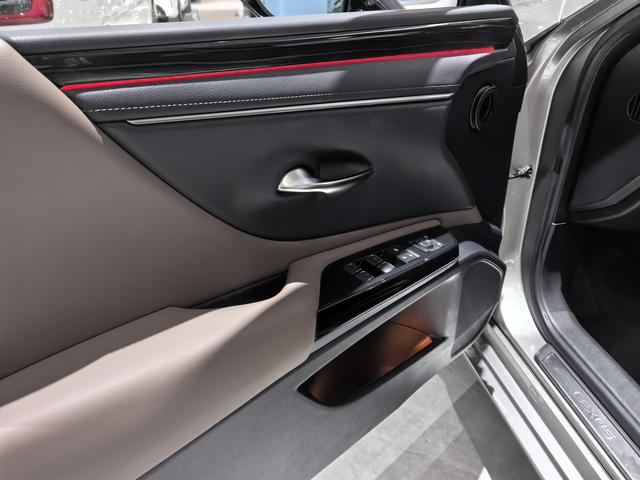 Lexus ES 2022 thumb 9