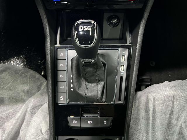 Skoda Superb 2025 thumb 11