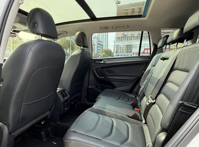 Volkswagen Tiguan 2021 thumb 3