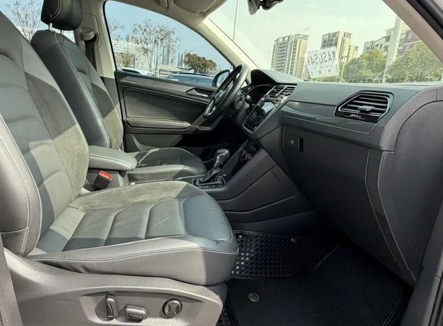 Volkswagen Tiguan 2021 thumb 4