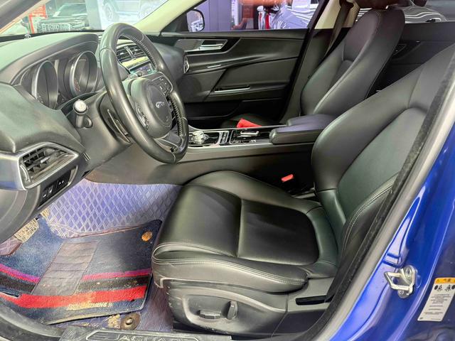 Jaguar XE 2019 thumb 7