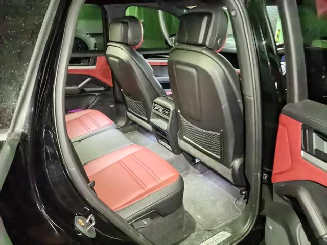 Porsche Cayenne 2024 thumb 3