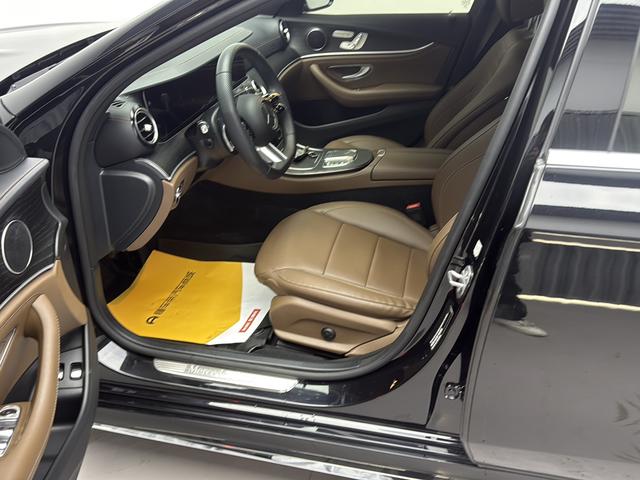 Mercedes-Benz E-Class 2023 thumb 9