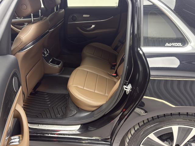 Mercedes-Benz E-Class 2023 thumb 10