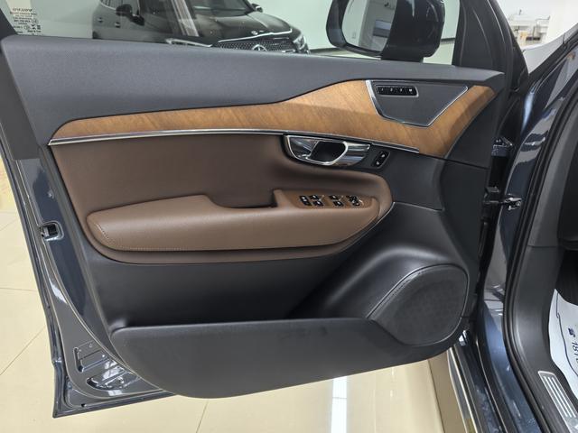 Volvo XC90 2021 thumb 6