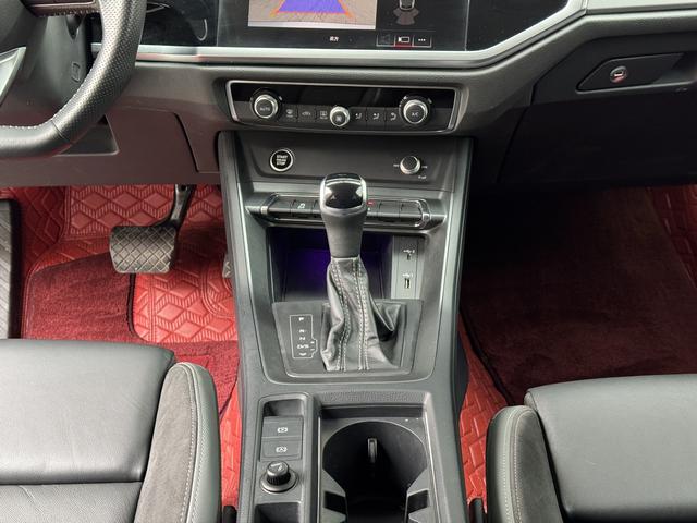 Audi Q3 2020 thumb 6