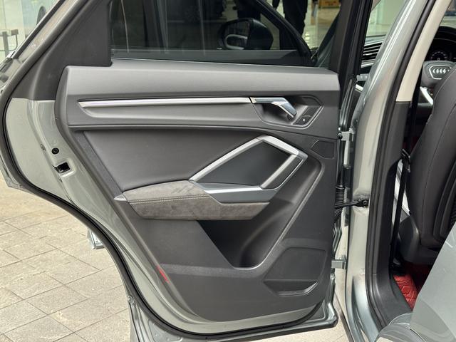 Audi Q3 2020 thumb 8