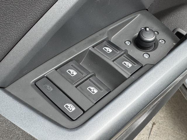 Audi Q3 2020 thumb 9
