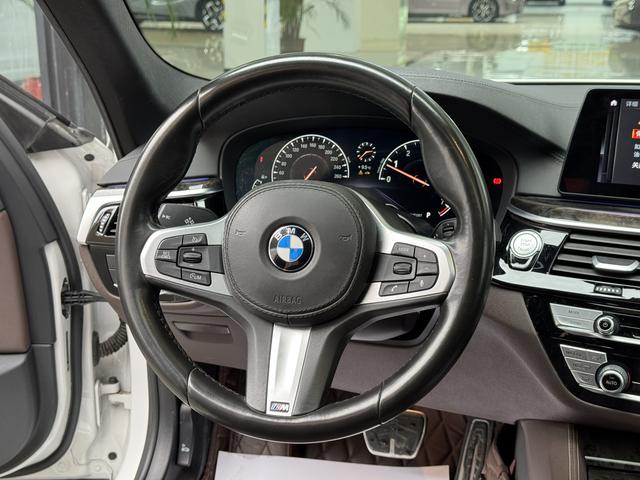 BMW 5 серии 2019 thumb 5