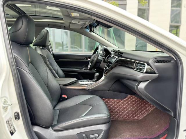 Toyota Camry 2019 thumb 3