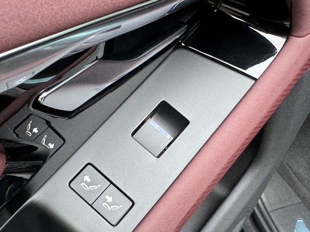 Land Rover Range Rover Velar 2022 thumb 11