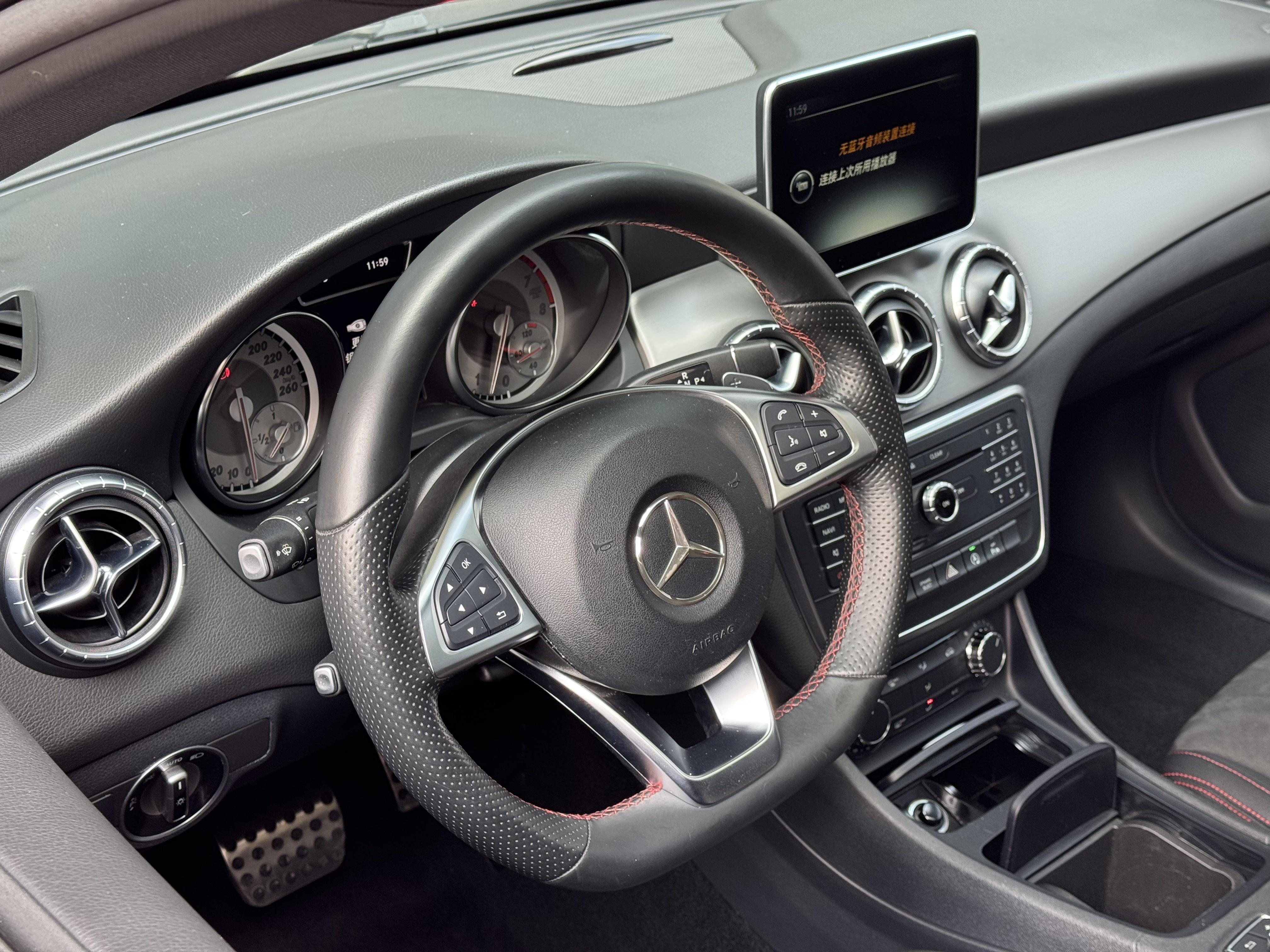 Mercedes-Benz CLA 2016 thumb 12