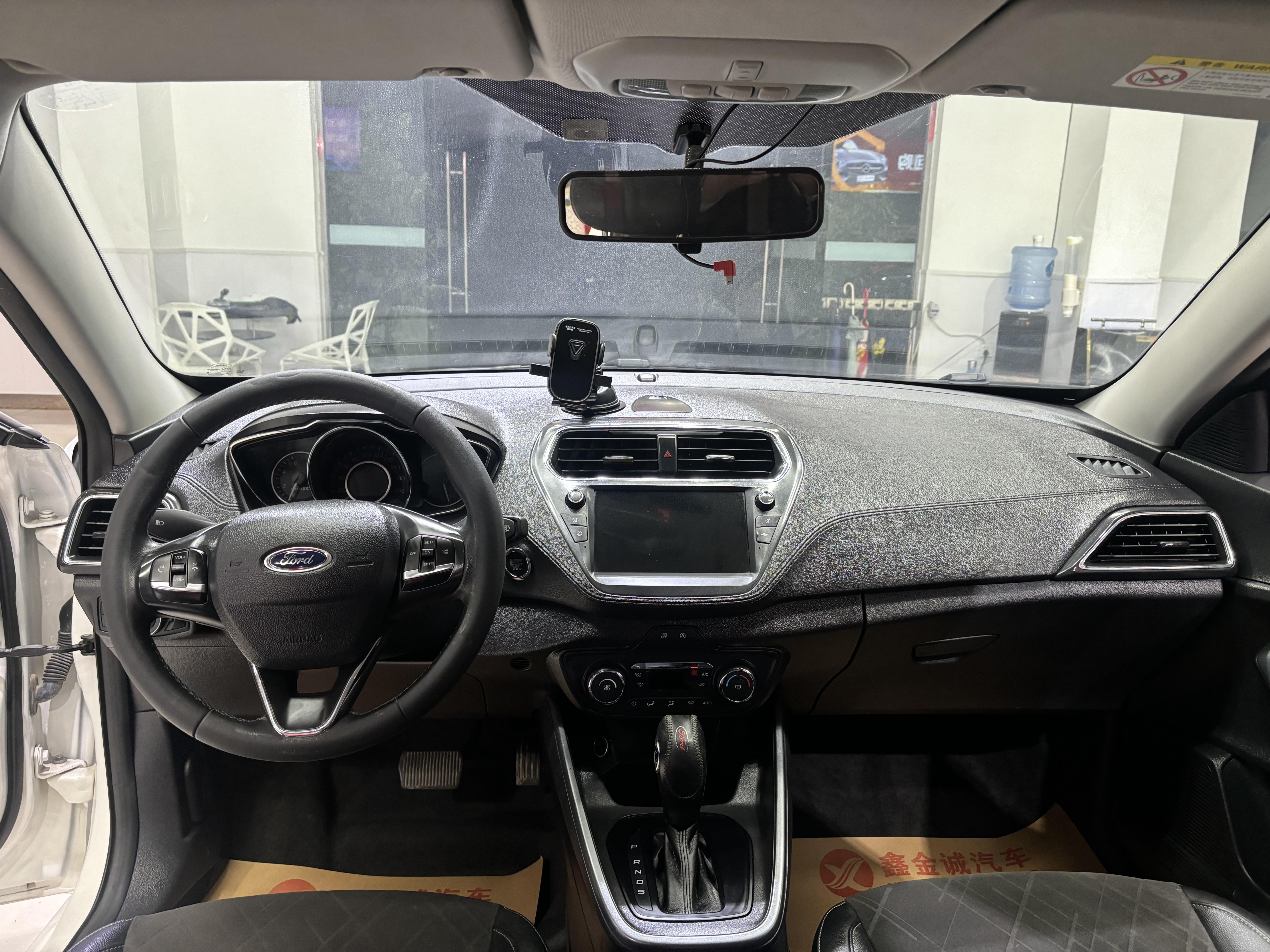 Ford Focus 2020 thumb 9
