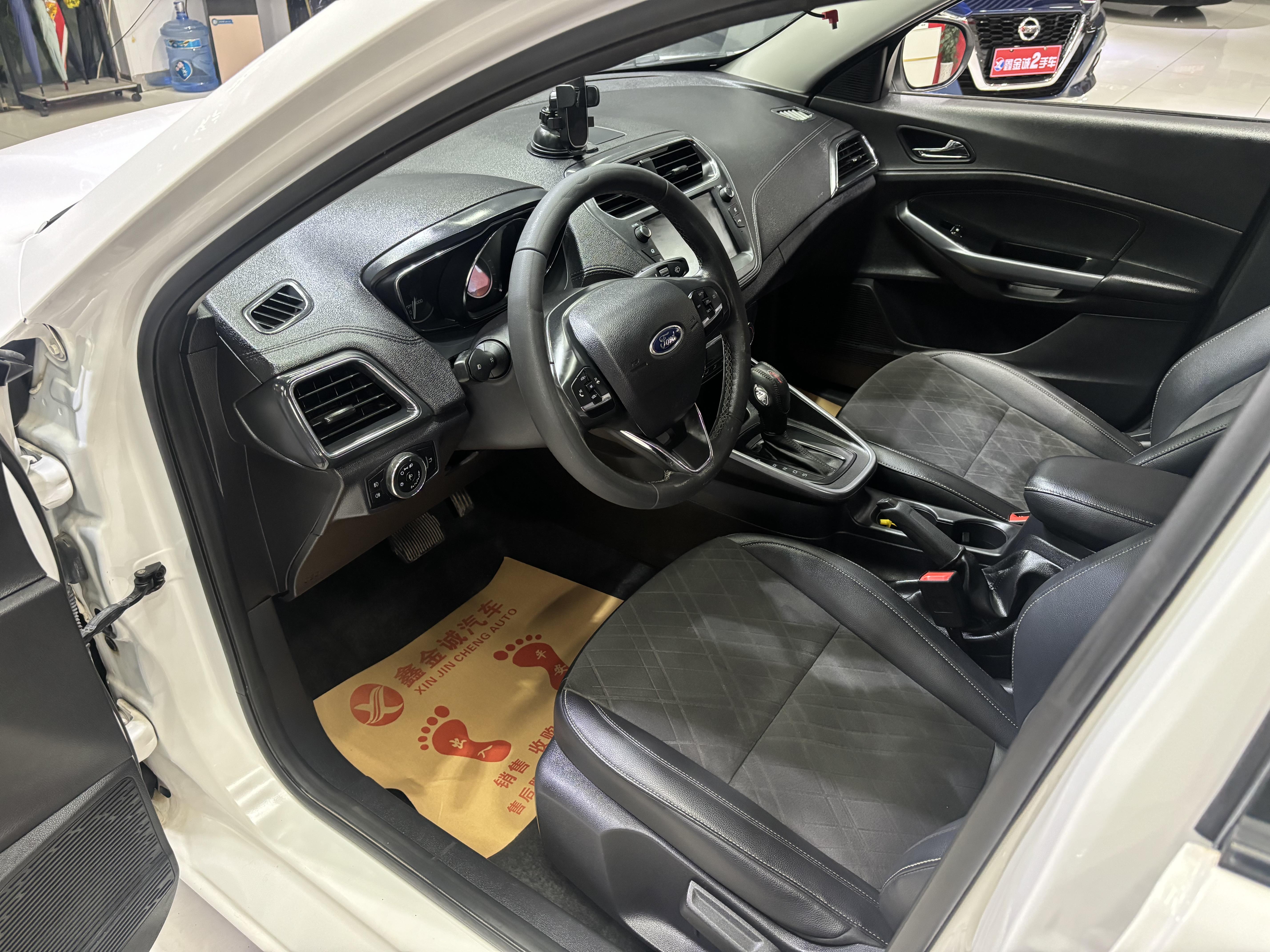 Ford Focus 2020 thumb 12