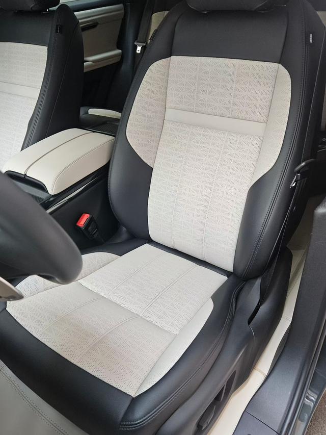 Land Rover Range Rover Velar 2021 thumb 6
