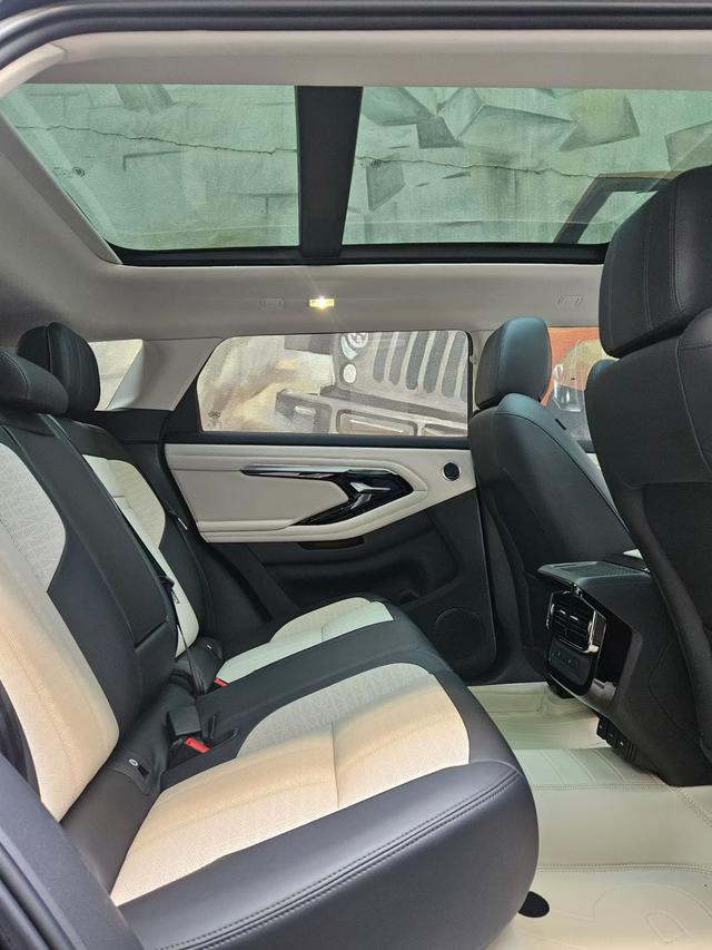 Land Rover Range Rover Velar 2021 thumb 7