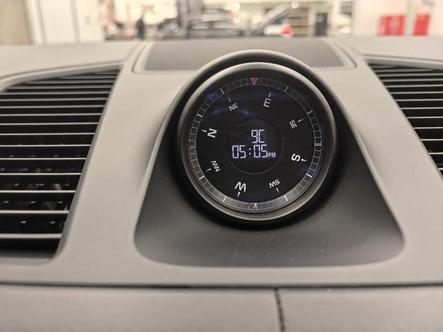 Porsche Cayenne 2021 thumb 10