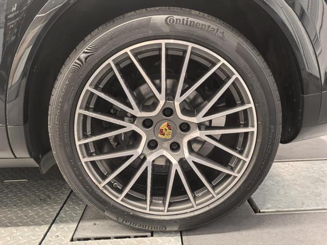 Porsche Cayenne 2021 thumb 12