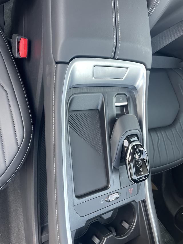 Ford Edge 2025 thumb 2