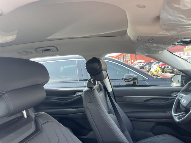 Ford Edge 2025 thumb 3